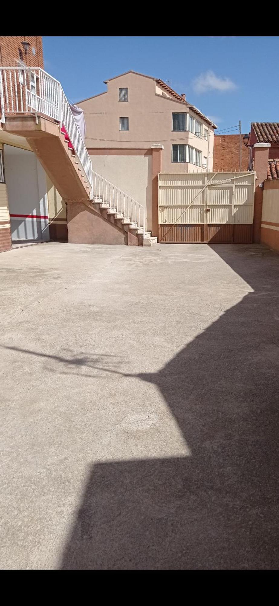Feriado, Con Parking Incluido Cella